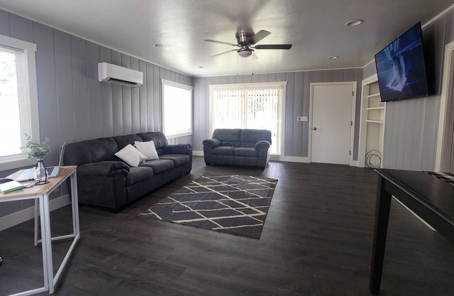 Cozy and quaint one bedroom centrally located in Turlock