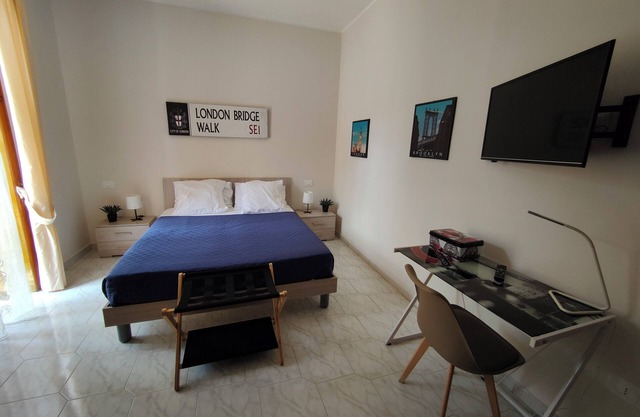 Cozy and spacious apartment in the city center. WiFi fiber free.