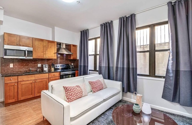 Cozy and stylish 2BD Apt with great location!