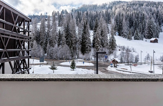 Cozy Apartment "Dolomieu 23" with Mountain View & Wi-Fi