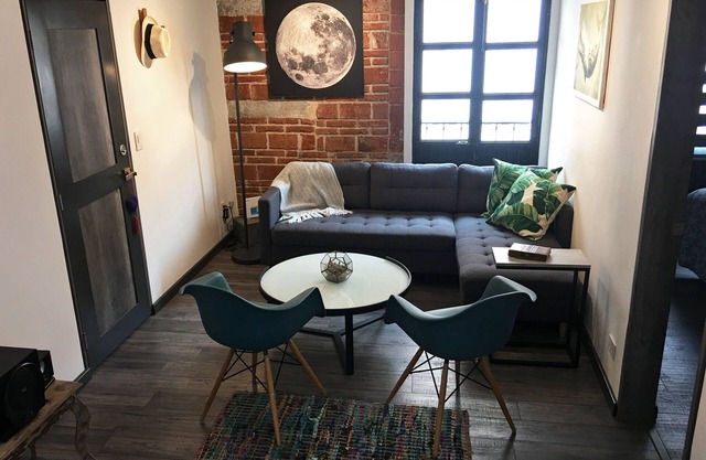 COZY APARMENT IN DOWNTOWN