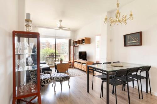 Cozy Apartment near Fira Gran Via with AC