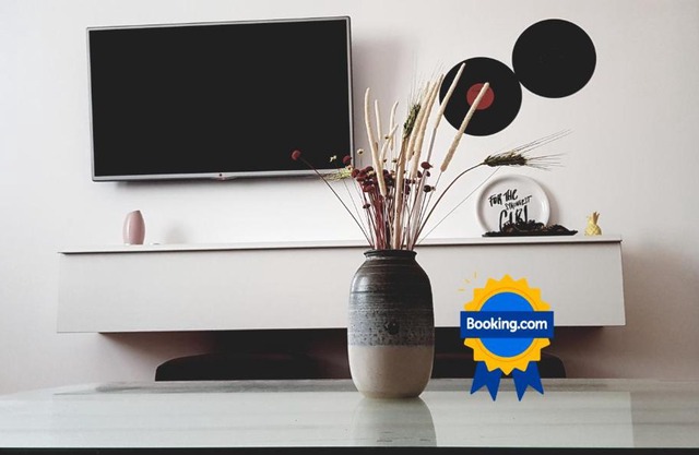 Cozy Apartament 3 min to subway 24h7 check in