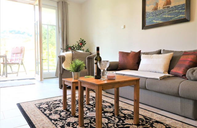 Cozy apartment with south-facing terrace and pet-friendly