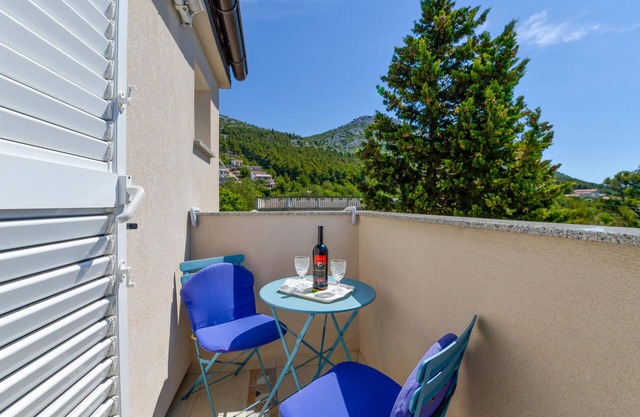 Cozy apartment in Starigrad Paklenica