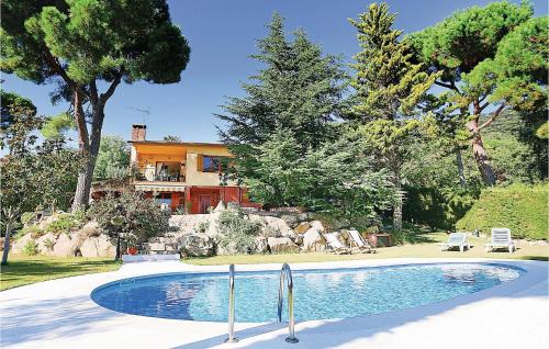 Cozy Apartment In Santa Cristina D'aro
