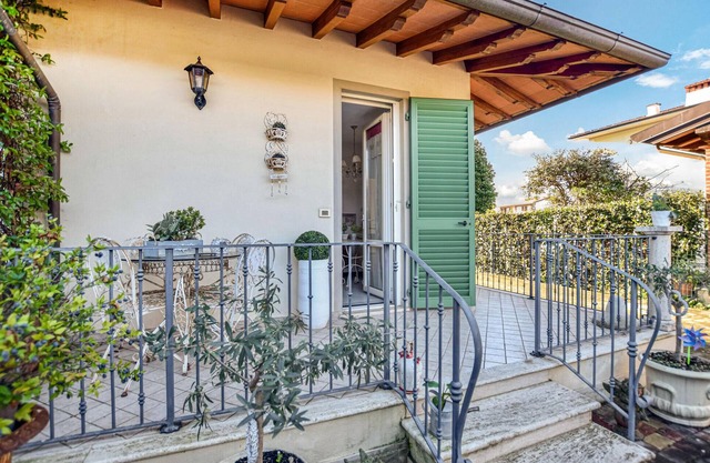 Cozy apartment in Capezzano Pianore