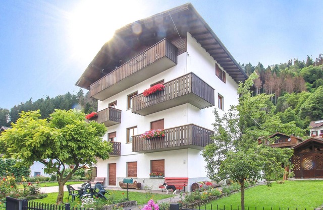 Cozy apartment in Fiera di Primiero