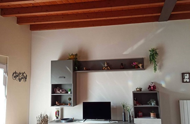 COZY APARTMENT 15 MIUNTI WALK FROM LAKE GARDA
