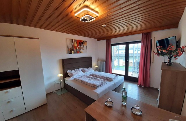 Cozy apartment (30m2) with private bathroom and west-facing balcony