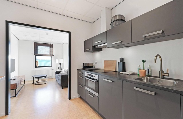 Cozy apartment (39 m²) on the land side on the 1st floor with a lovely living room and open kitchen.