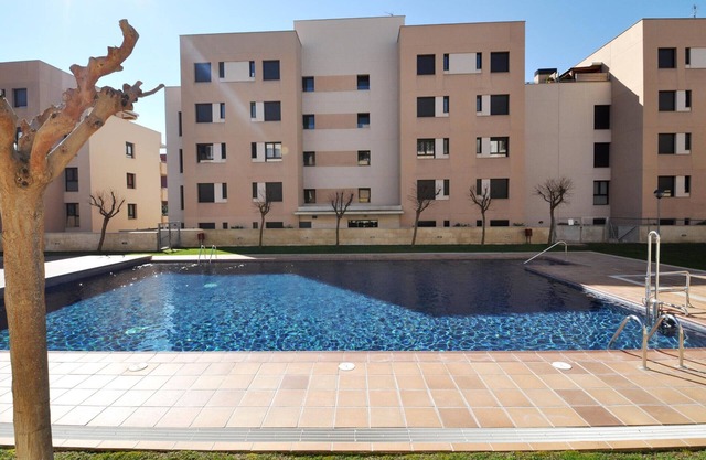 Cozy Apartment - A/C, 300m from Beach, Pool & Parking in Lloret de Mar