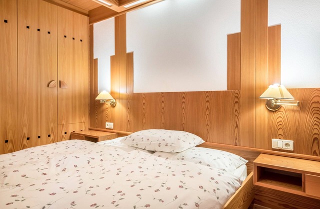 Cozy Apartment "Dolomieu 20" with Mountain View, Wi-Fi & Whirlpool