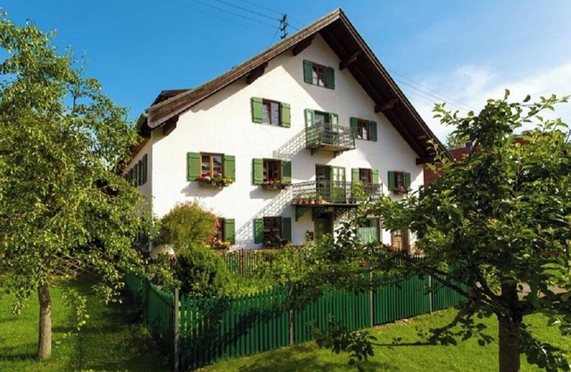 Cozy Apartment "Ferienwohnung Filser" with Mountain View, Wi-Fi & Balcony; Parking Available