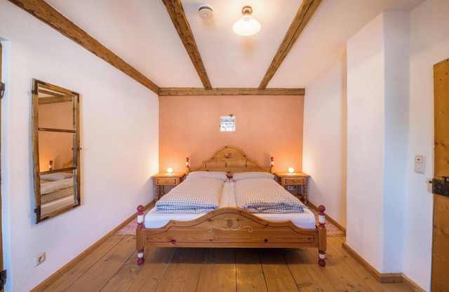 Cozy Apartment "Ferienwohnung Gschwand" with Mountain View