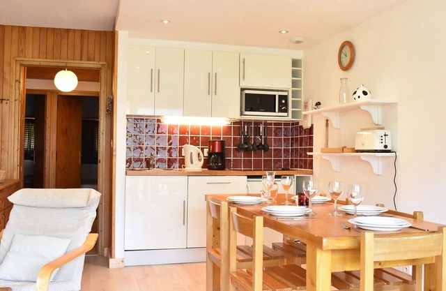 Cozy Apartment for 6 in Méribel, 2 Bedrooms, Parking, Close to Ski Lift