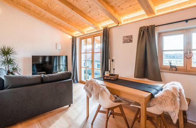 Cozy apartment in Chiemgau with lake and mountain views