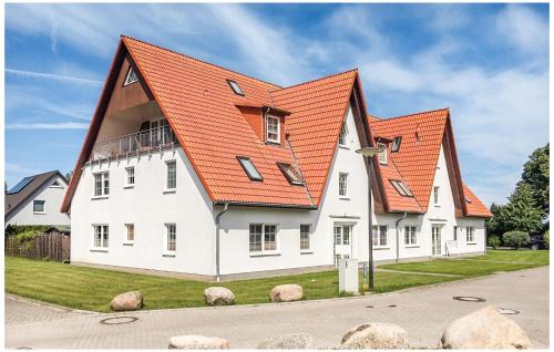 Cozy Apartment In Elmenhorst With Wifi