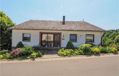 Cozy Apartment In Grenderich With Wifi