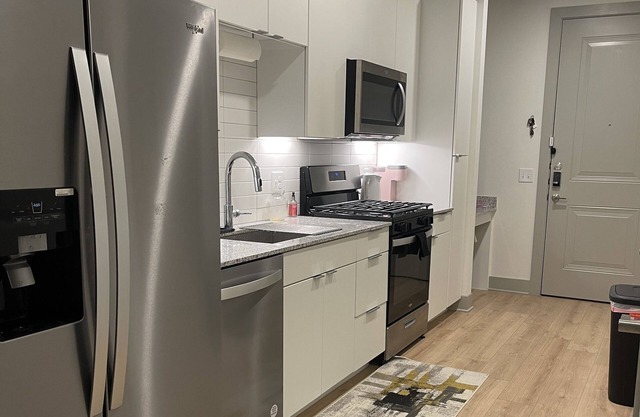Cozy Apartment in Houston Height/ Downtown