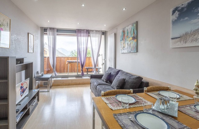 Cozy apartment in Huez, near center, up to 4 pax