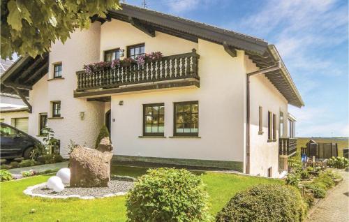 Cozy Apartment In Karlshausen With Wifi
