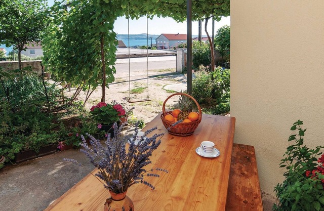 Cozy apartment in Maslenica with WiFi