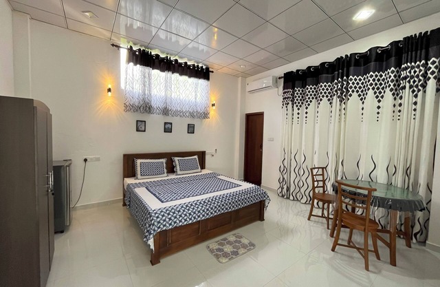 Cozy apartment in peaceful Mirissa with WiFi, AC