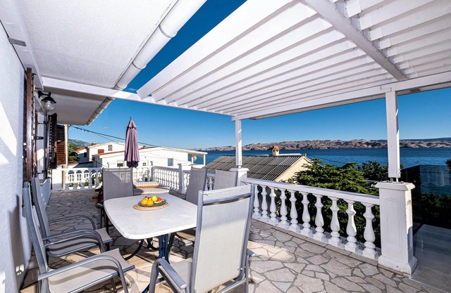 Cozy apartment in Ribarica with WiFi
