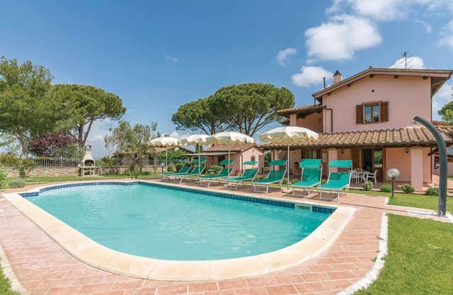Cozy apartment in Scansano GR with WiFi