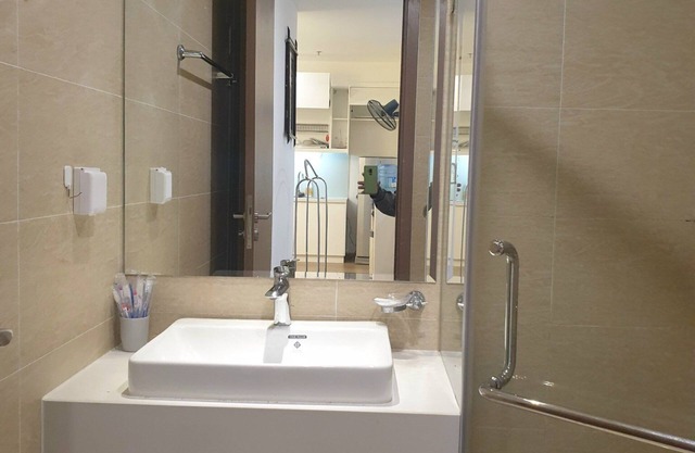 Cozy apartment in soothing VINHOMES SKYLAKE Hà Nội with AC, fitness room