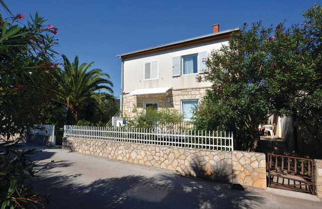 Cozy apartment in Stari Grad with WiFi