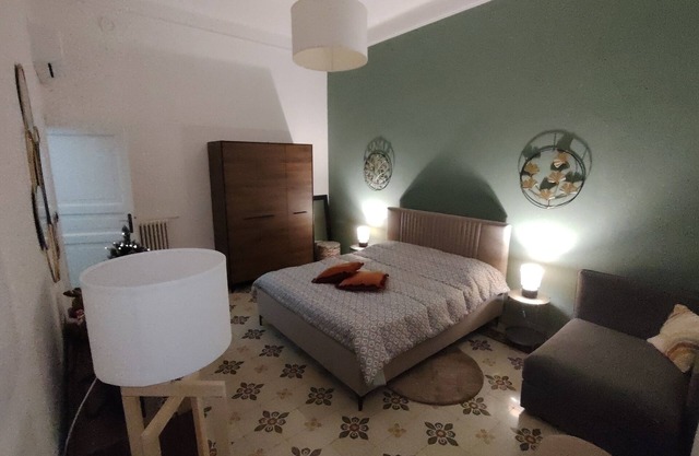 Cozy apartment in the historic center of Bologna.