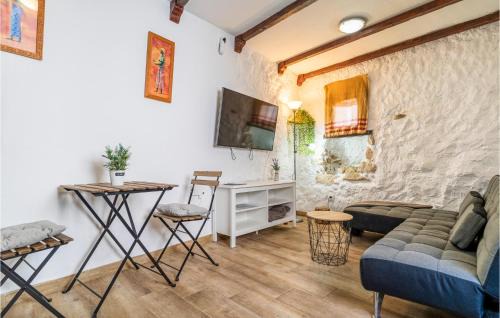 Cozy Apartment In Ubrique With Wifi