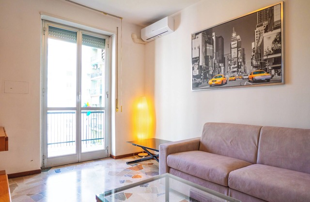 Cozy Apartment Near Bovisa – WiFi, AC, Metro