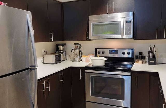 Cozy Apartment, near to marketplace, Sewdish, bus station