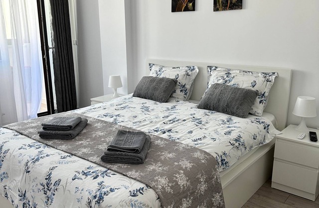 Cozy apartment near Univercity,1,3 km from center city.n