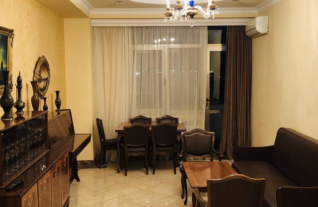 Cozy apartment, next to the shopping center
