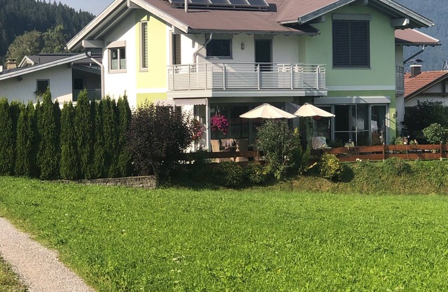 Cozy apartment overlooking the mountains in the sunny village of Wängle