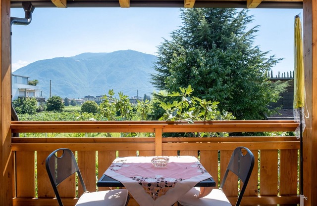 Cozy Apartment “Urbanhof - Lagrein” with Mountain View, Wi-Fi & Balcony