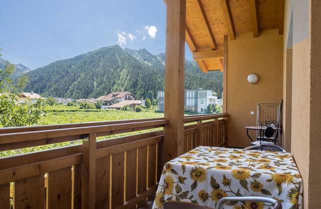 Cozy Apartment “Urbanhof - Magdalena” with Mountain View, Wi-Fi & Balcony