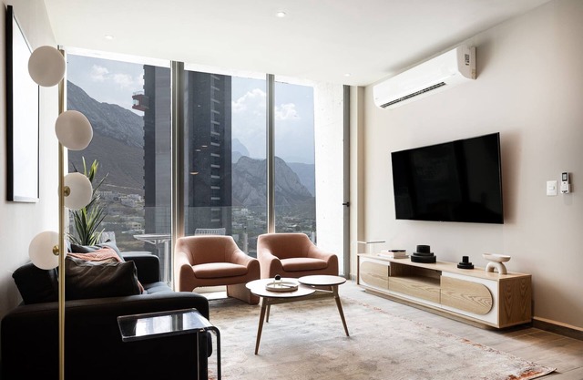 Cozy Apartment with Stunning Mountain Views & Pool
