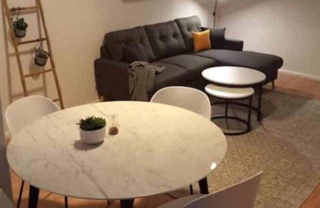 Cozy apartment with 60 sqm - in the Gründerzeit district with parking space