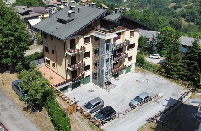 Cozy apartment with a view of Mount Cimone