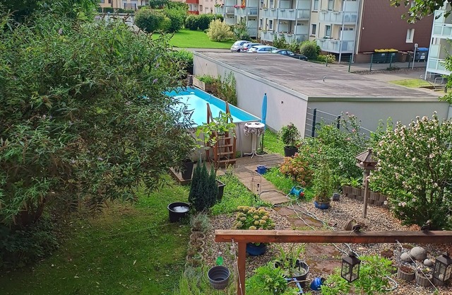 Cozy apartment with eat-in kitchen, balcony and shared use of the garden.