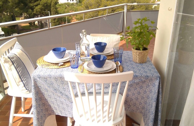 Cozy apartment with beautiful sea views. Cozy apartment with sea views.