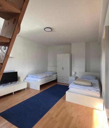 Cozy Apartment with Excellent Transport Links to Old Town, Main Station and Trade Fair