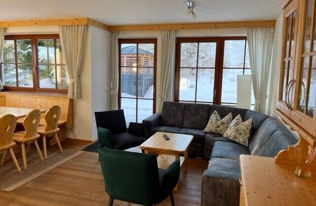Cozy apartment with mountain view, sauna, and close to the slopes