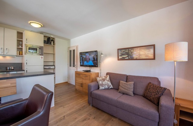 Cozy apartment with mountain view and close to the slopes in the Zillertal Arena