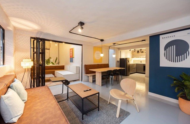 Cozy apt near parque lleras, Private Jacuzzi & AC